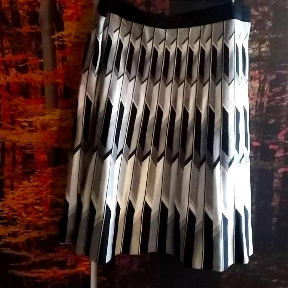 NYCC A line skirt geometric design faux pleats